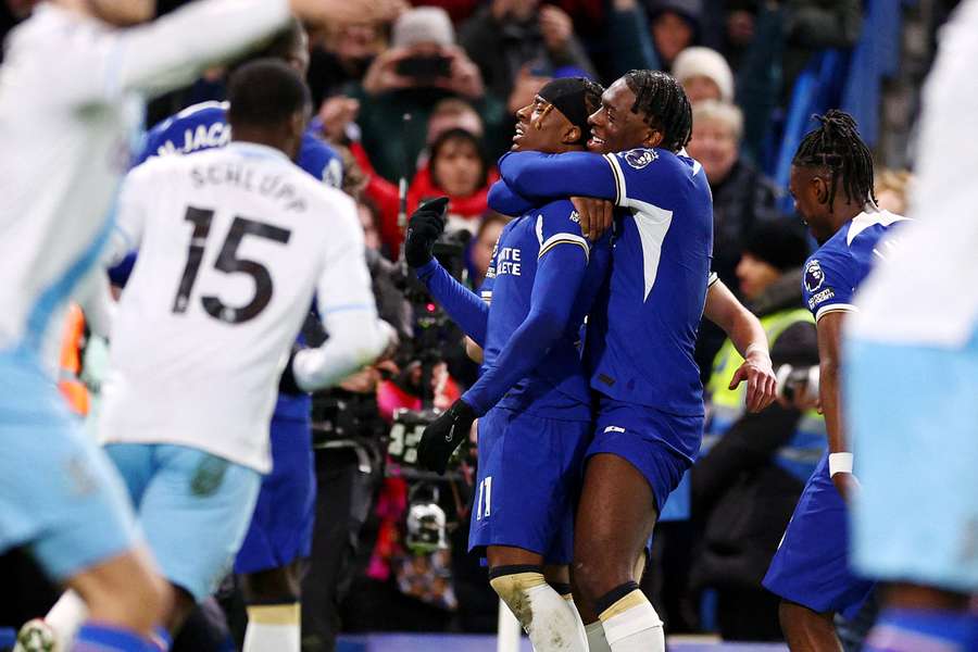 Noni Madueke celebrates as Chelsea re-take the lead in the 88th minute