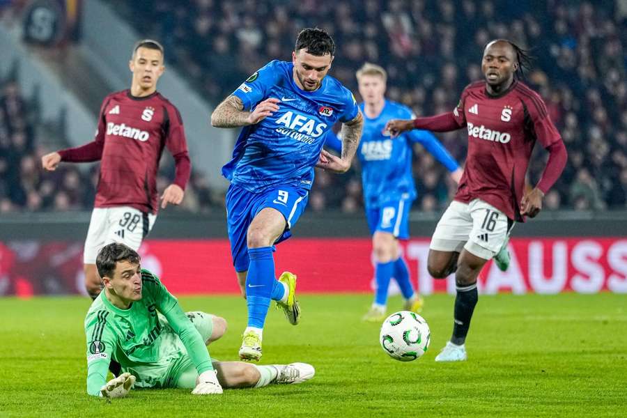 Nizozemská média oslavují Alkmaar po výhře na Spartě.