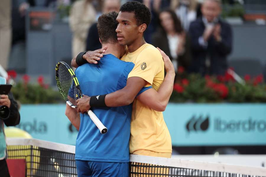 Tennis Tracker: Félix Auger-Aliassime îl consolează pe Jiří Lehečka