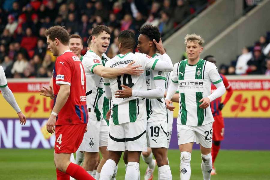 Borussia Mönchengladbach hat Heidenheim eine empfindliche Niederlage zugefügt
