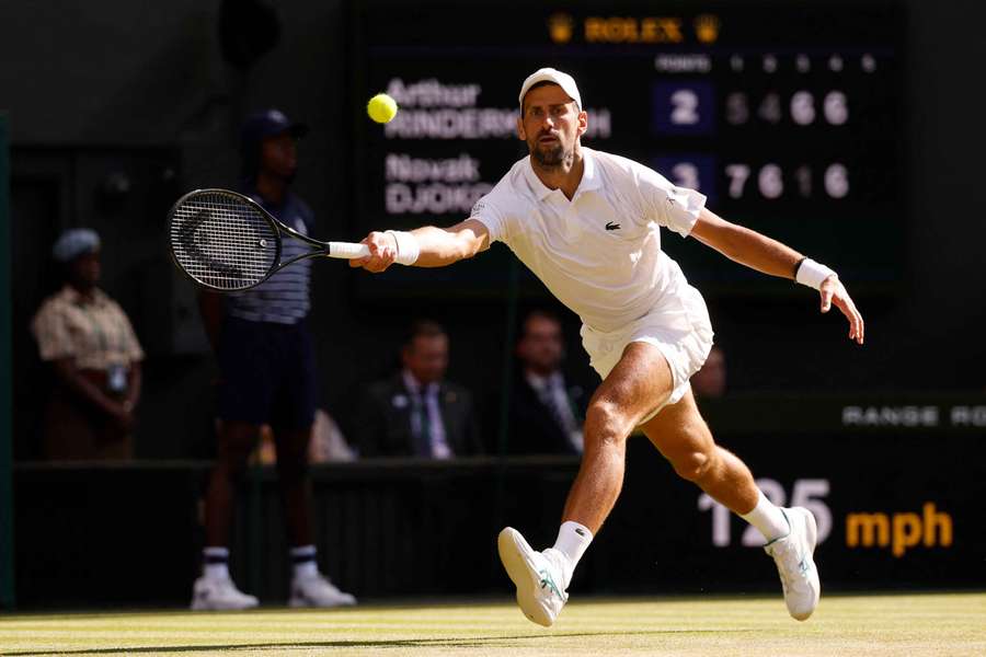 Novak Djokovic überwindet eine knifflige Aufgabe. Novak Djokovic überwindet eine knifflige Aufgabe.