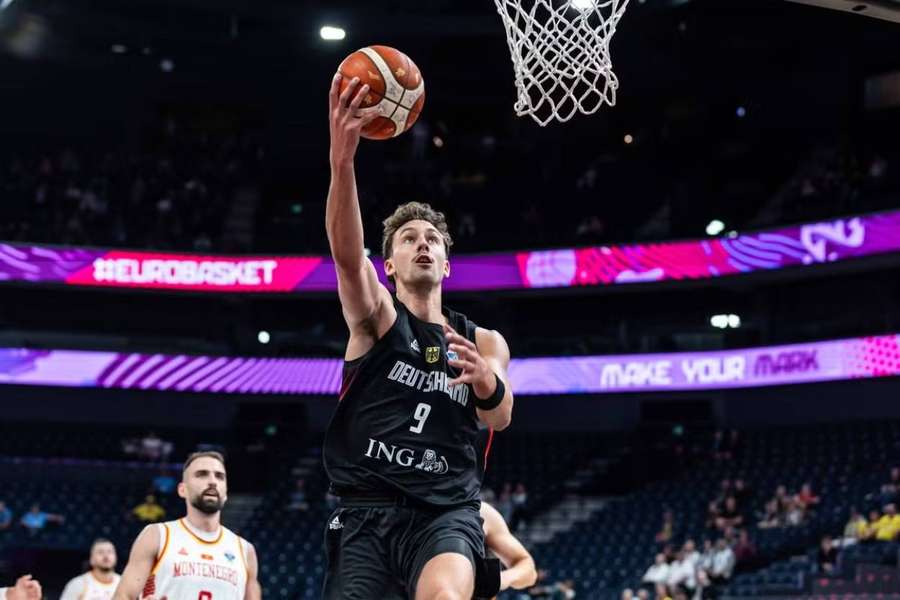 Němečtí basketbalisté bez kouče začali ME jasnou výhrou, Litva překonala rekord