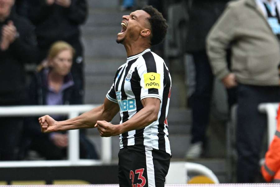 Murphy fez dois em goleada do Newcastle