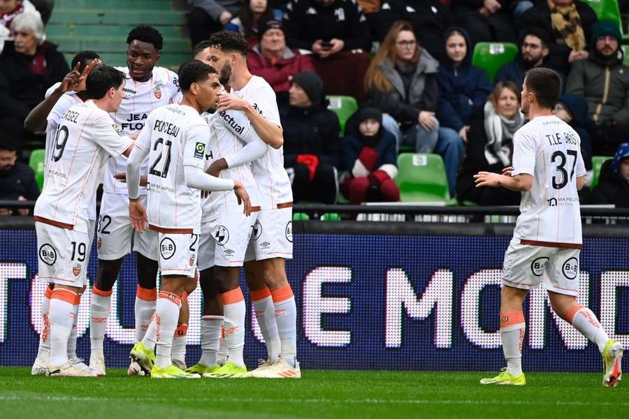 Lorient comemora vitória diante do Metz