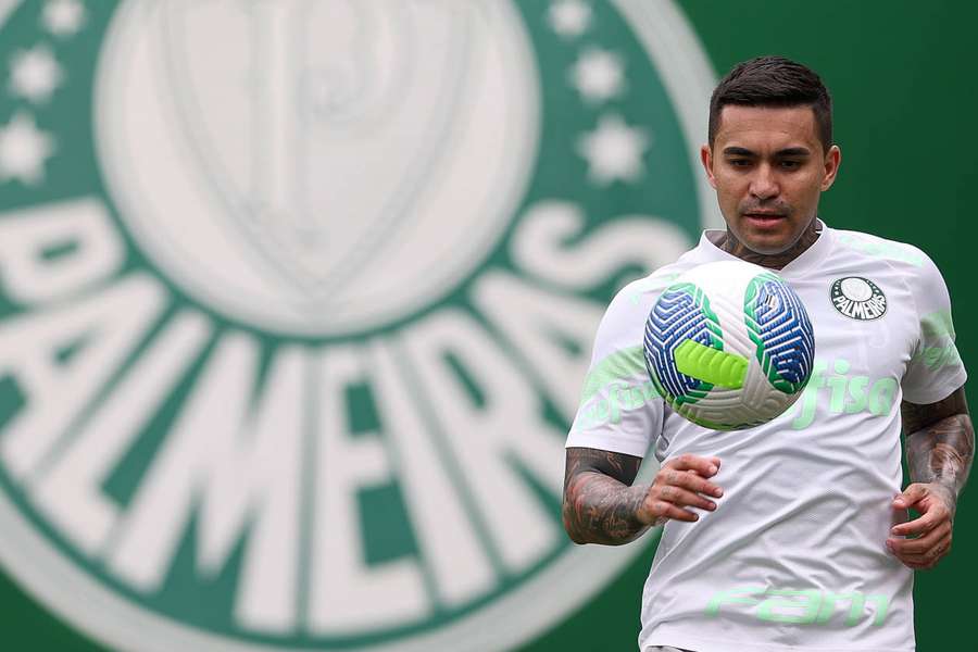 Dudu voltou a treinar com bola, mas só volta ao time alviverde em maio