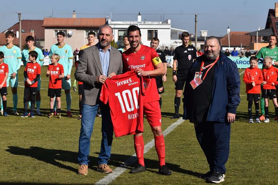 Odchod opory k rivalovi zdarma? Chyba, ví zpětně šéf Chrudimi. Trenérovi do konce života neodpustí Odchod opory k rivalovi zdarma? Chyba, ví zpětně šéf Chrudimi. Trenérovi do konce života neodpustí