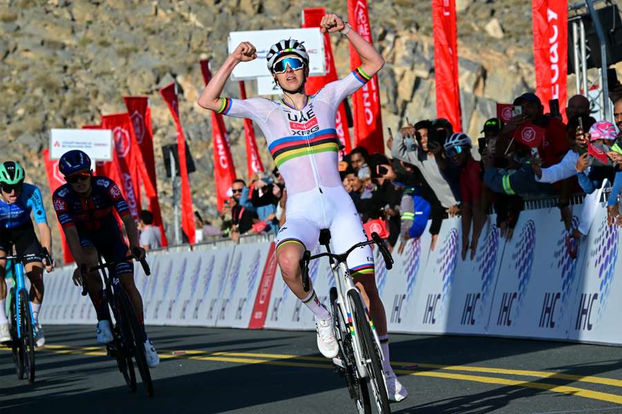 Tadej Pogacar ganó la tercera etapa del UAE Tour