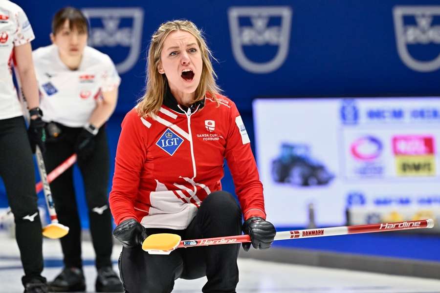 Danske europamestre åbner curling-VM med smal sejr over Japan