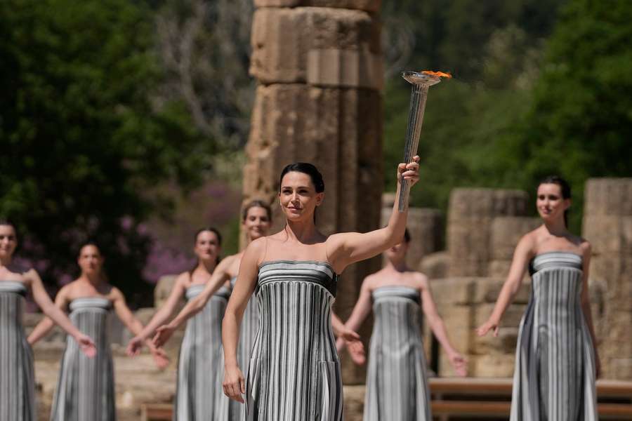 Grecia - aprinderea flăcării olimpice pentru jocurile Olimpice 
de la Paris.