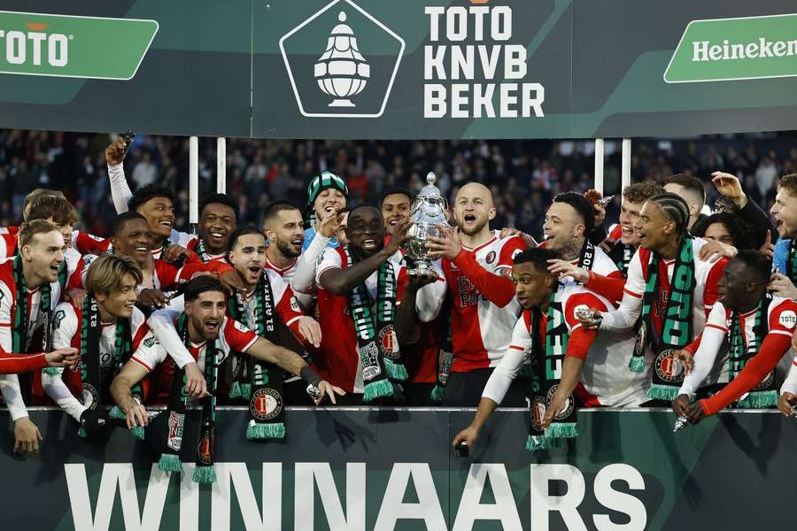 O Feyenoord é o detentor da Taça e vai jogar fora de casa contra o Rijnsburgse Boys nos oitavos de final