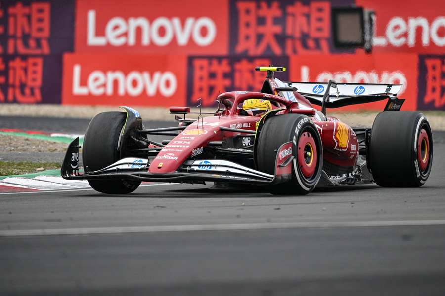 Lewis Hamilton durante il GP di Cina
