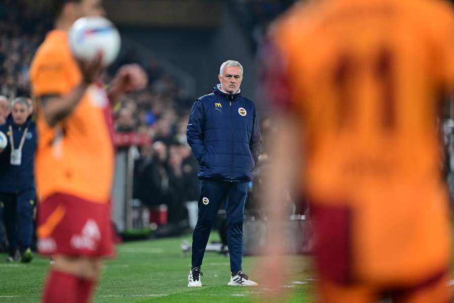 Mourinho no comando do Fenerbahçe