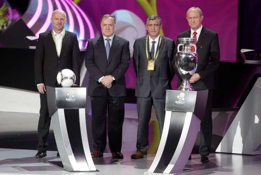 Michal Bilek, Dick Advocaat, Fernando Santos i Franciszek Smuda podczas losowania Euro 2012