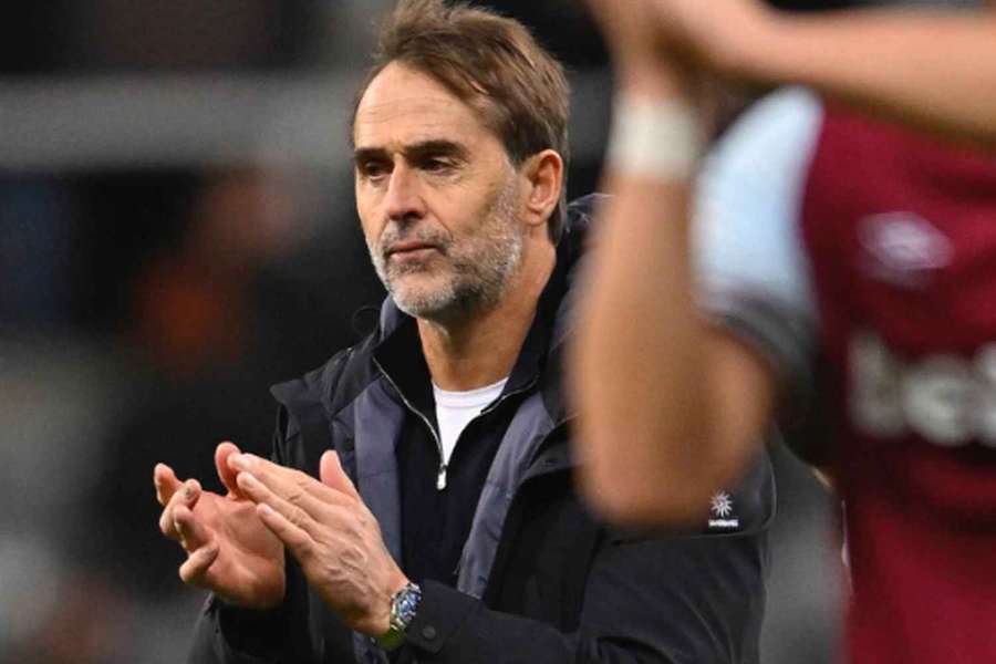 West Ham by mohl v brzkých dnech odvolat kouče Julena Lopeteguie 