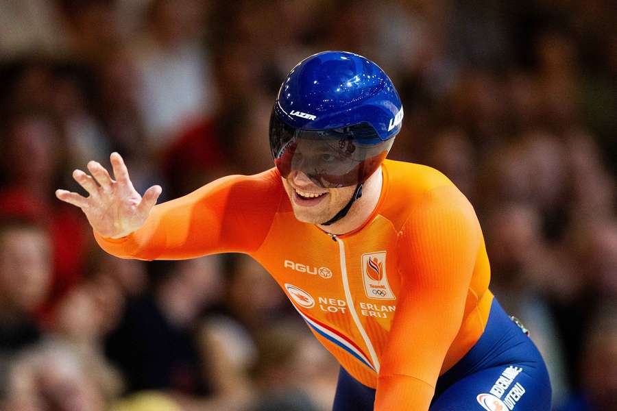 Lavreysen naar halve finales sprint op WK baanwielrennen
