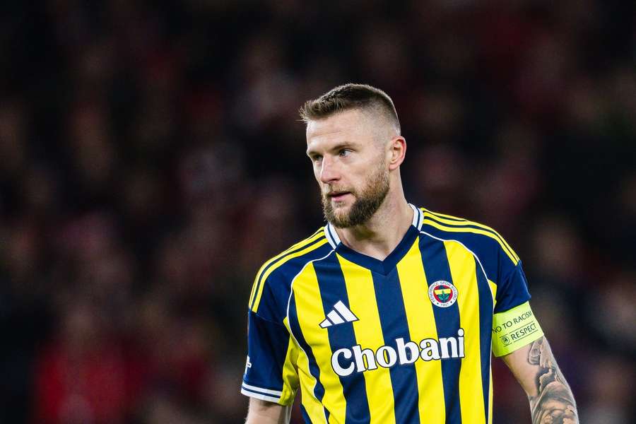 Škriniar sa teší z prvej trofeje v Turecku.