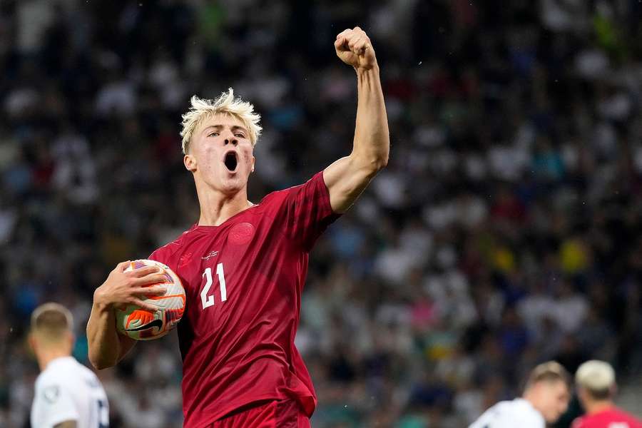 Höjlund depois de marcar contra a Eslovénia em junho.