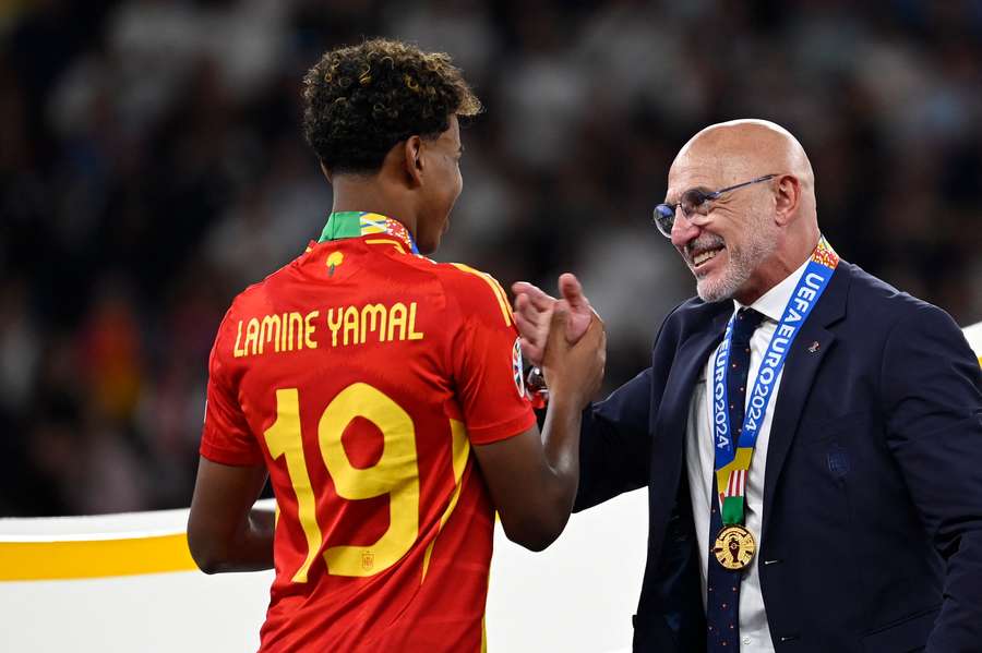Lamine Yamal e il ct della Spagna Luis De la Fuente