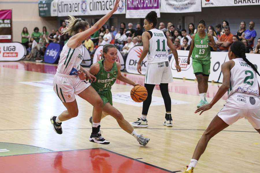 GDESSA foi aos Açores vencer por 71-61