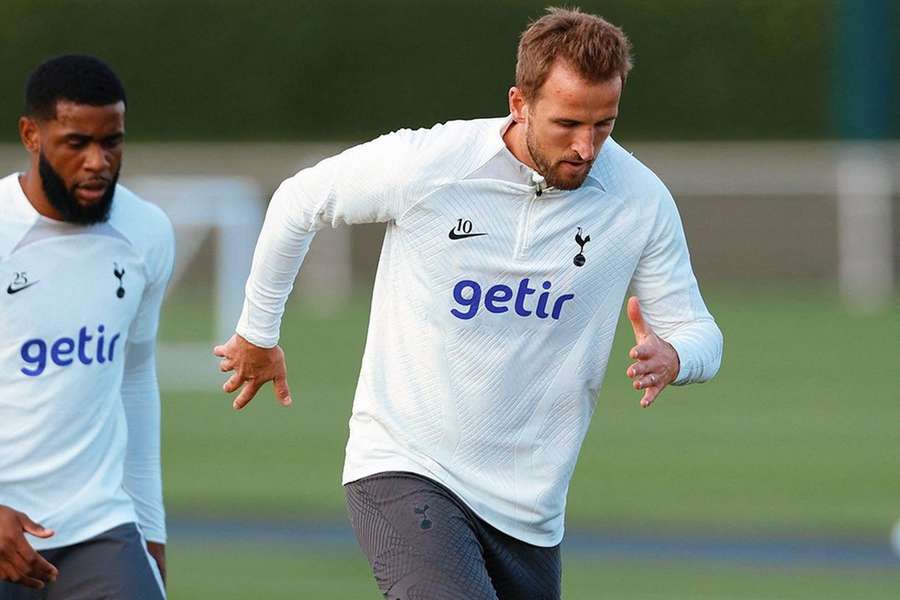Adeptos do Marselha acordaram jogadores do Tottenham com fogo de artifício de madrugada