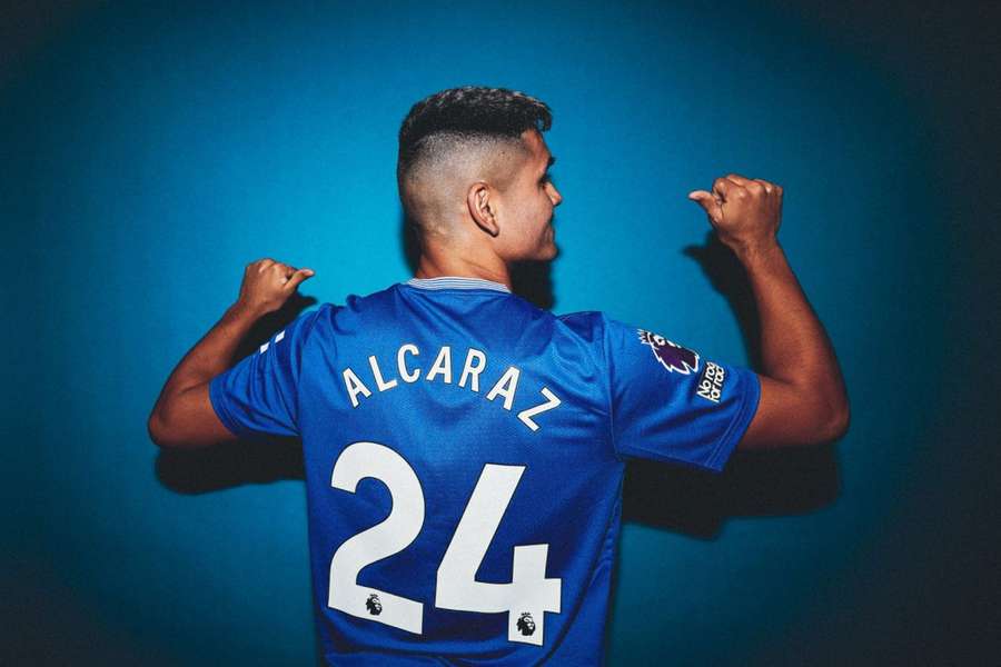Carlos Alcaraz trocou o Flamengo pelo Everton