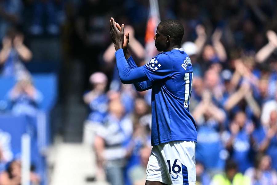 Doucouré de saída do Everton