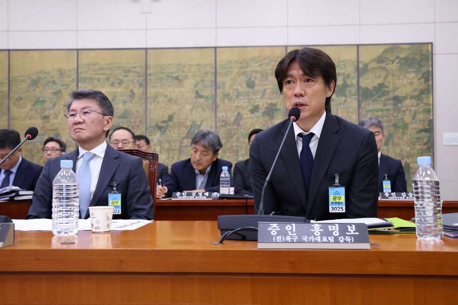 Hong Myung-bo foi ouvido numa comissão parlamentar Hong Myung-bo foi ouvido numa comissão parlamentar