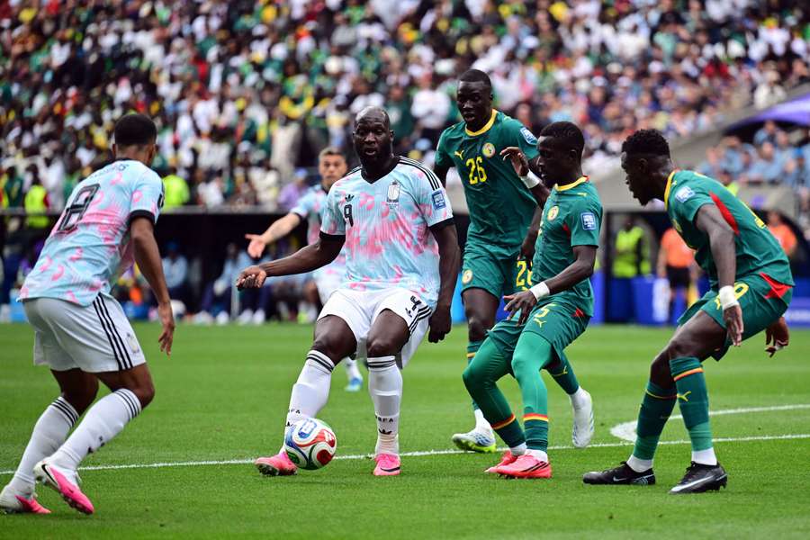 Cupa Mondială | Belgia - Senegal au oferit un adevărat thriller în 16-imi. Diavolii Roșii merg în optimi, deși au fost conduși cu 2-0 Cupa Mondială | Belgia - Senegal au oferit un adevărat thriller în 16-imi. Diavolii Roșii merg în optimi, deși au fost conduși cu 2-0
