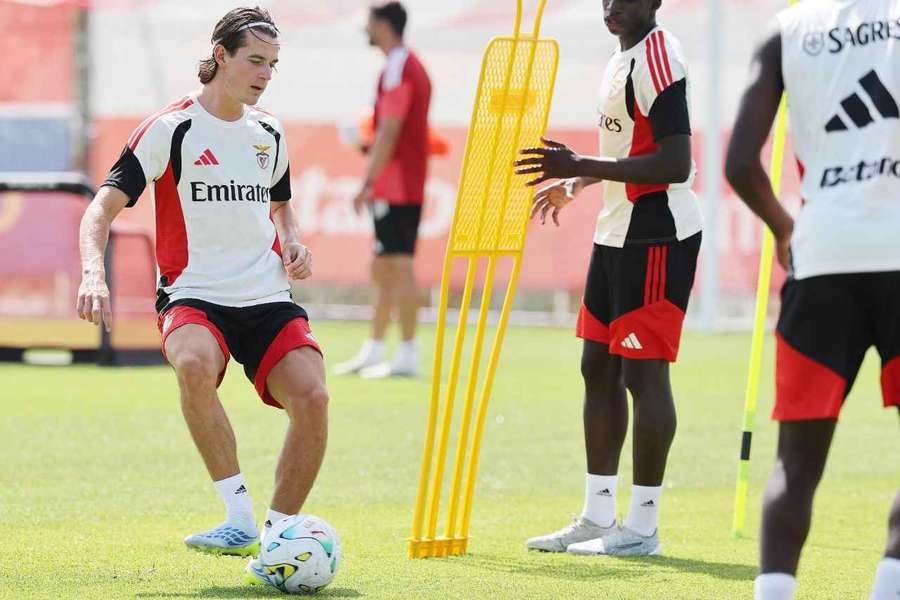 Jakub Kamiński no treino do Benfica Jakub Kamiński no treino do Benfica