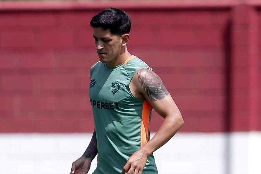 Fluminense, de Germán Cano (foto), estreia no Brasileirão neste sábado (29) 