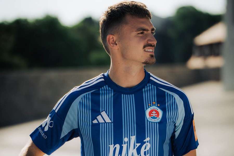 Přestupy ONLINE: Působil v Salcburku či Realu Sociedad, teď ho zlákal Slovan. Walkera chce Everton