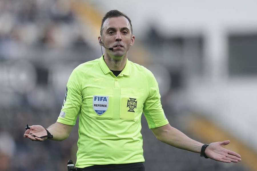 Portugal com a maior média de faltas e cartões nas 10 principais ligas da UEFA Portugal com a maior média de faltas e cartões nas 10 principais ligas da UEFA