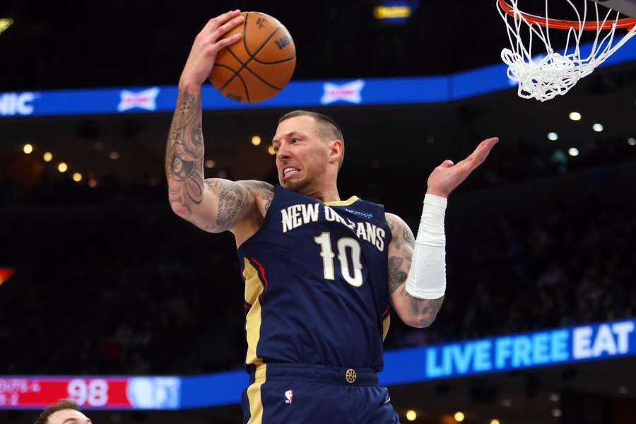 Daniel Theis am Ball