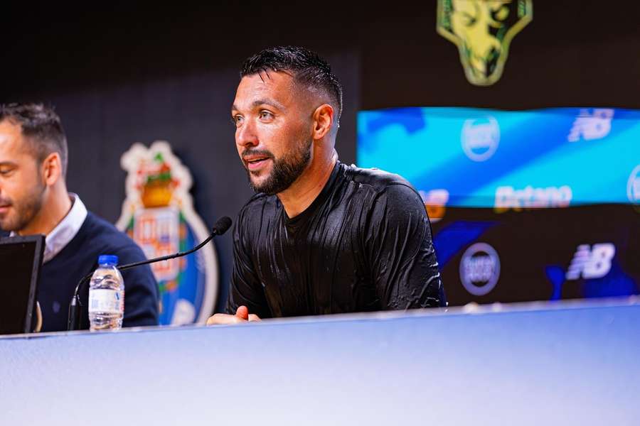 FC Porto manager Francesco Farioli during Saturday's post-match press conference