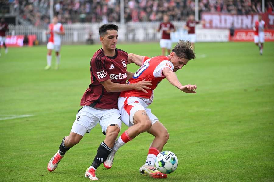 Vyhrocené derby mezi rezervou Slavie a béčkem Sparty skončilo nerozhodně 2:2.