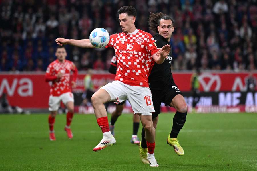 Francfort ramène le nul de Mayence et se rapproche de la Ligue des champions