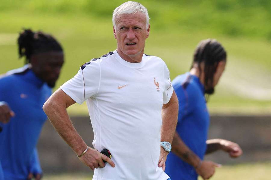 Deschamps, en un entrenamiento de Francia Deschamps, en un entrenamiento de Francia