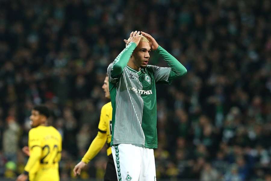 Justin Njinmah vai falhar os próximos jogos do Bremen.