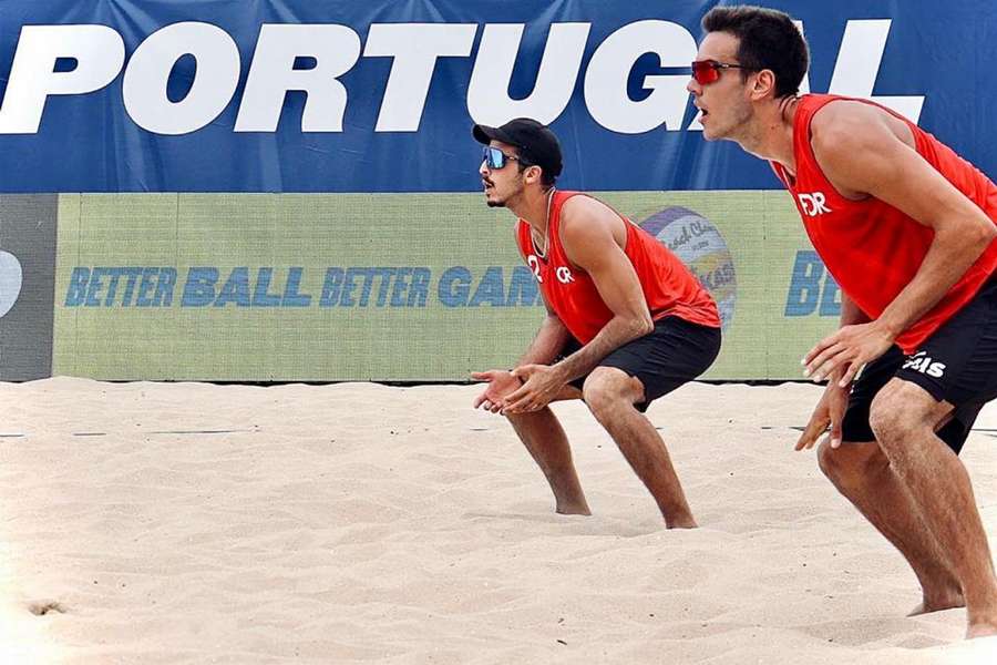 Pedrosa e Campos derrotados no primeiro dia de competição do Campeonato do Mundo de voleibol de praia.