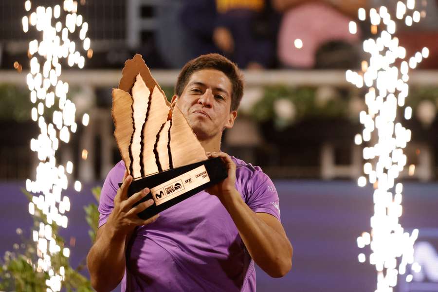 Argentino conquistou o sexto título de sua carreira ao vencer o ATP de Santiago Argentino conquistou o sexto título de sua carreira ao vencer o ATP de Santiago