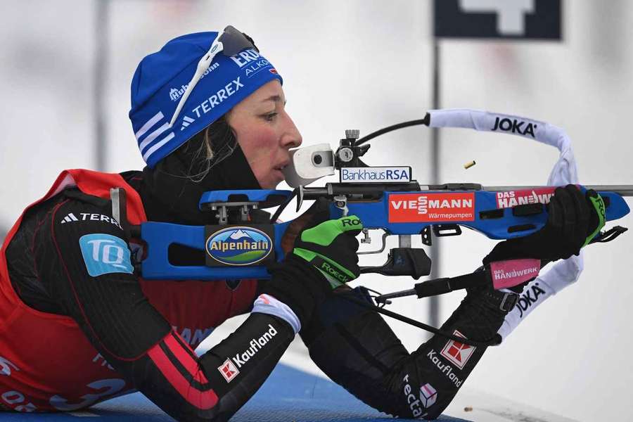 Franziska Preuß am Schießstand