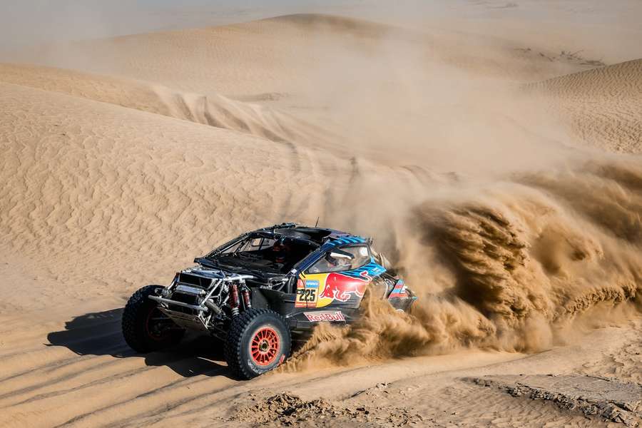 Sainz in action Sainz in action