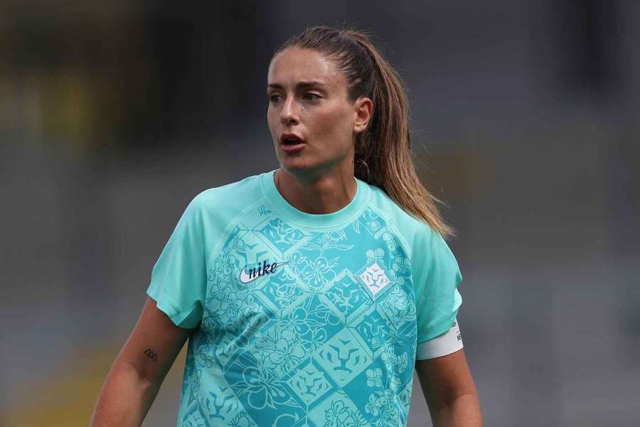 Dres v létě změnila i Alexia Putellasová.