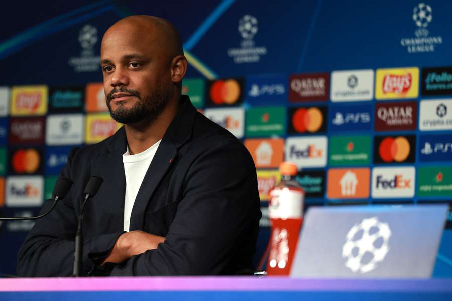 Kompany muss das Hinspiel von der Tribüne aus begleiten