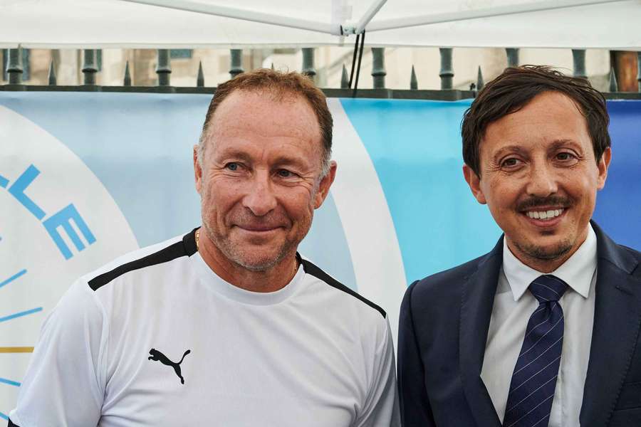 Jean-Pierre Papin et Pablo Longoria