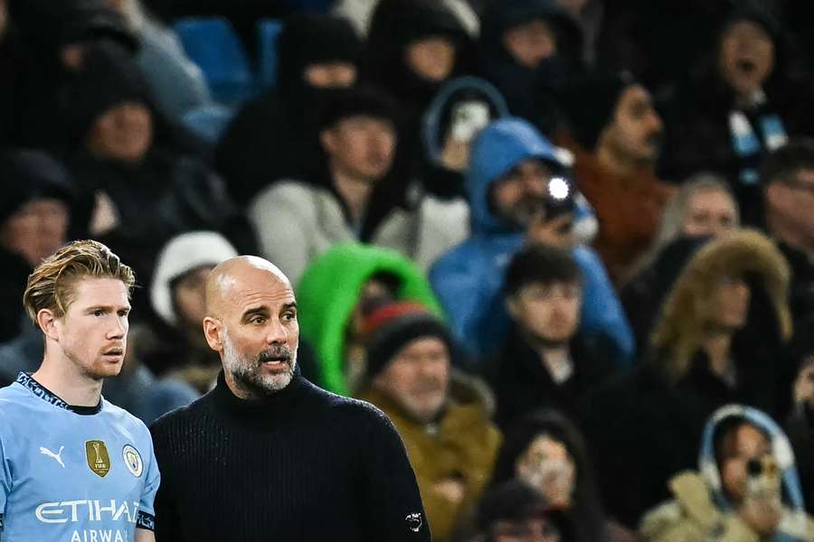 Guardiola im Gespräch mit Spielmacher De Bruyne.