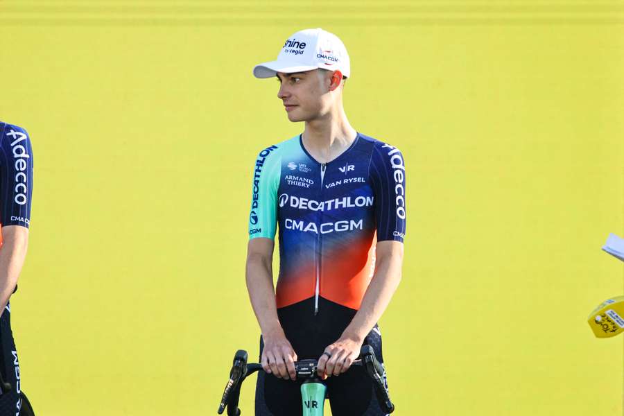 Matthew Riccitello ansioso por chegar aos Alpes. Matthew Riccitello ansioso por chegar aos Alpes.