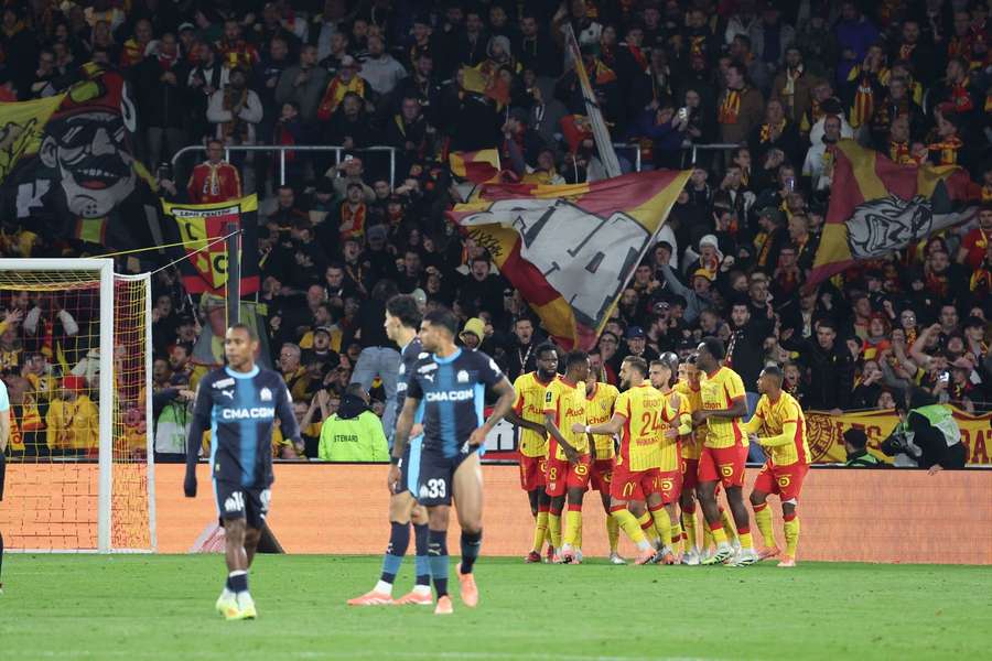 Lens celebrate Lens celebrate