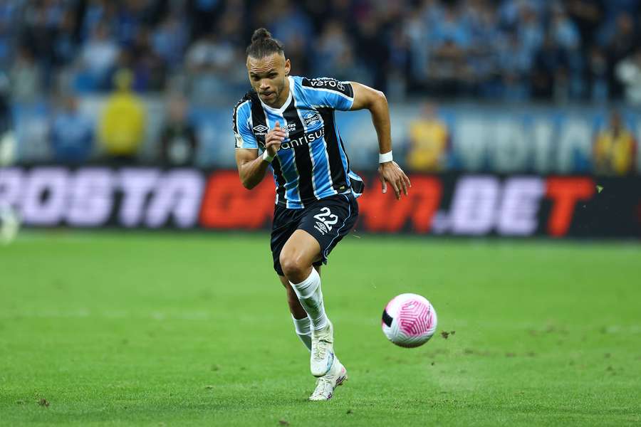 Braithwaite é arma ofensiva do Grêmio