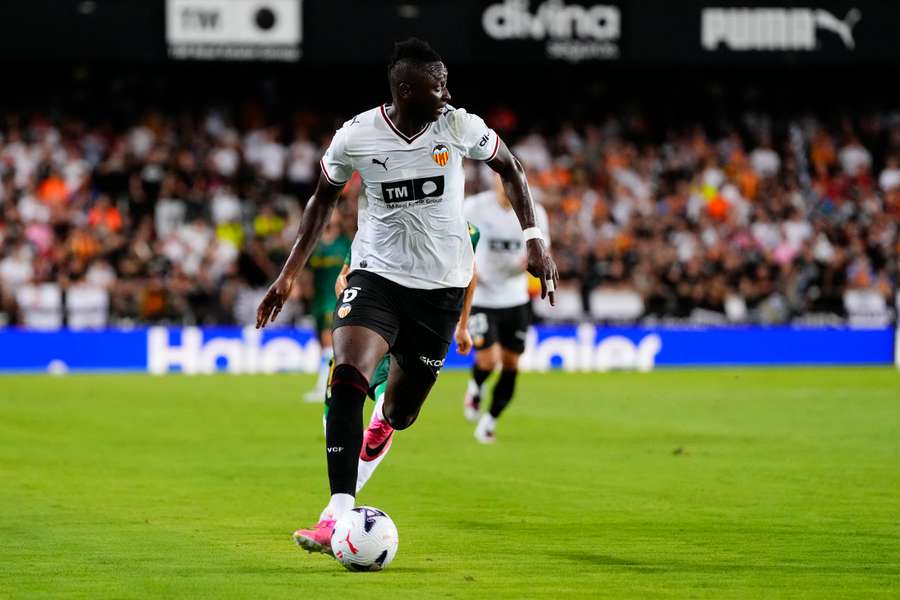 Umar Sadiq, más cerca de volver a jugar Umar Sadiq, más cerca de volver a jugar